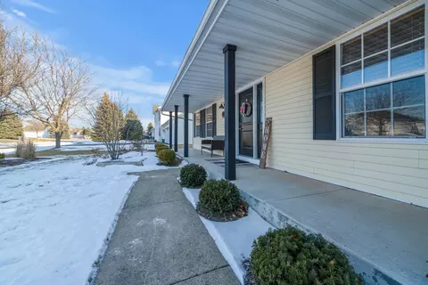 11246 Meadowsweet Ln, Roscoe, IL 61073 photo 4