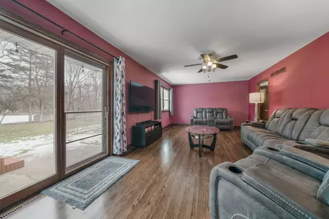 115 E 5th St, Byron, IL 61010 photo 4