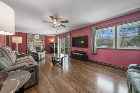 115 E 5th St, Byron, IL 61010 photo 3