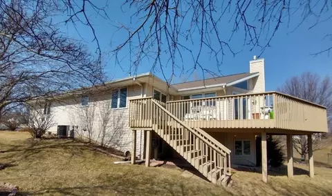 821 Pitcairn, Lake Summerset, IL 61019 photo 2