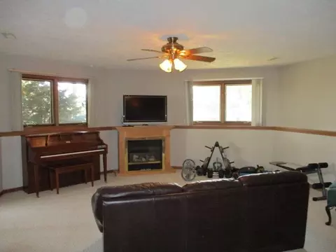 821 Pitcairn, Lake Summerset, IL 61019 photo 14