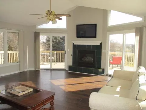 821 Pitcairn, Lake Summerset, IL 61019 photo 3