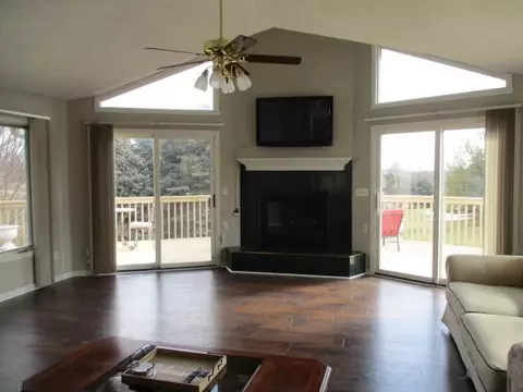 821 Pitcairn, Lake Summerset, IL 61019 photo 7