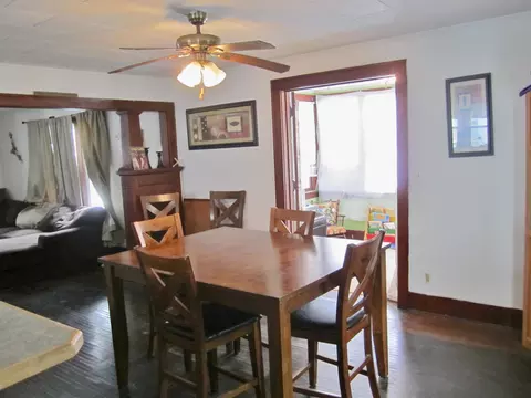 127 E 6th St, Belvidere, IL 61008 photo 5