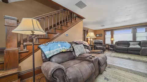 320 E 5th St, Pecatonica, IL 61063 photo 7