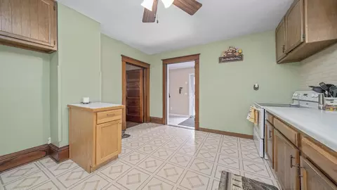 320 E 5th St, Pecatonica, IL 61063 photo 17