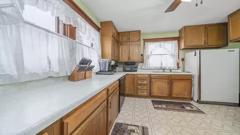 320 E 5th St, Pecatonica, IL 61063 photo 18