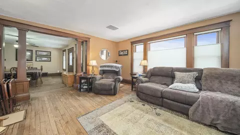 320 E 5th St, Pecatonica, IL 61063 photo 8