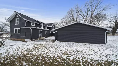 320 E 5th St, Pecatonica, IL 61063 photo 28