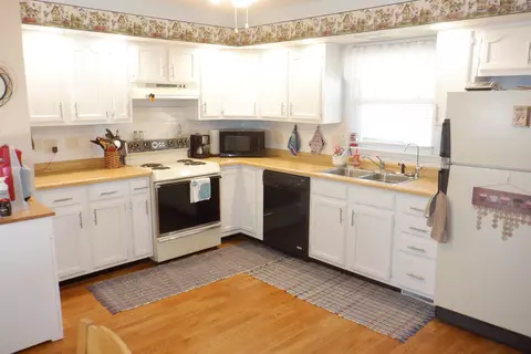 1220 Main St, Pecatonica, IL 61063 photo 7