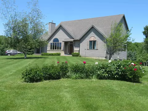 3189 Forest, Freeport, IL 61032 photo 1