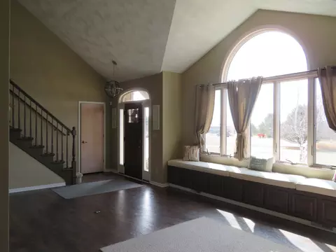 3189 Forest, Freeport, IL 61032 photo 2