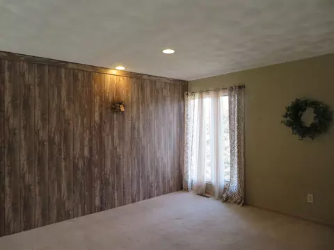 3189 Forest, Freeport, IL 61032 photo 15