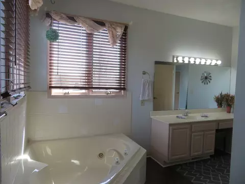 3189 Forest, Freeport, IL 61032 photo 11