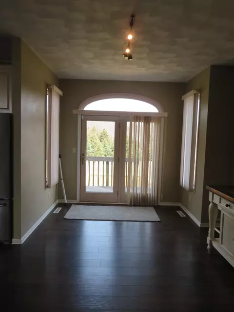 3189 Forest, Freeport, IL 61032 photo 14
