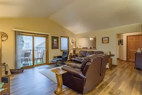 315 E 6th St, Pecatonica, IL 61063 photo 7