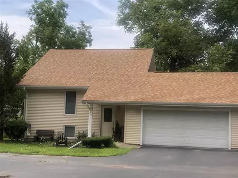 315 E 6th St, Pecatonica, IL 61063 photo 1