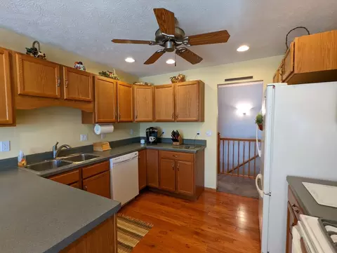 2009 Baintree, Lake Summerset, IL 61019 photo 11