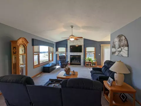 2009 Baintree, Lake Summerset, IL 61019 photo 7