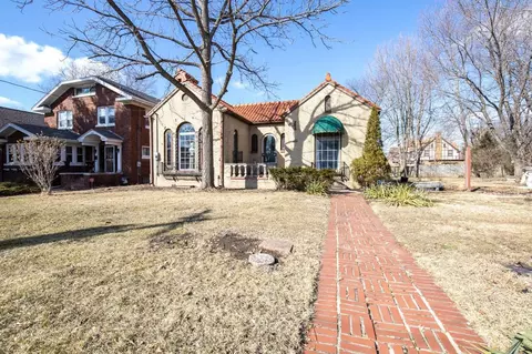 1810 E State St, Rockford, IL 61107 photo 1