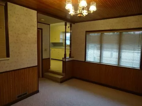 836 W Empire, Freeport, IL 61032 photo 12