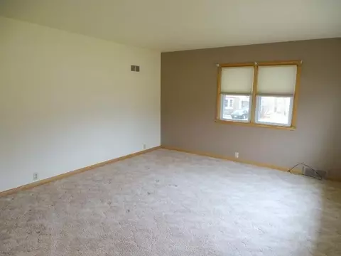 836 W Empire, Freeport, IL 61032 photo 4