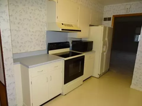 836 W Empire, Freeport, IL 61032 photo 8