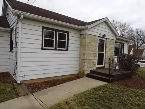 836 W Empire, Freeport, IL 61032 photo 3
