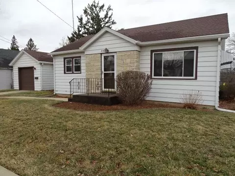 836 W Empire, Freeport, IL 61032 photo 1