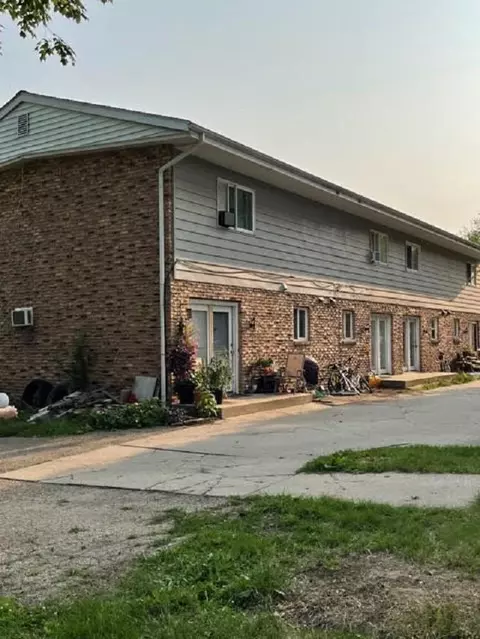 117 E Merchant St, Byron, IL 61010 photo 3