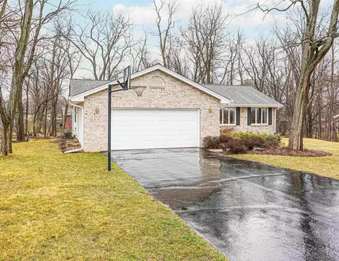 6426 Twin Deer Run, Roscoe, IL 61073 photo 2