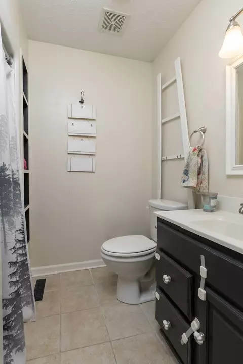12002 S Gate Rd, Roscoe, IL 61073 photo 17
