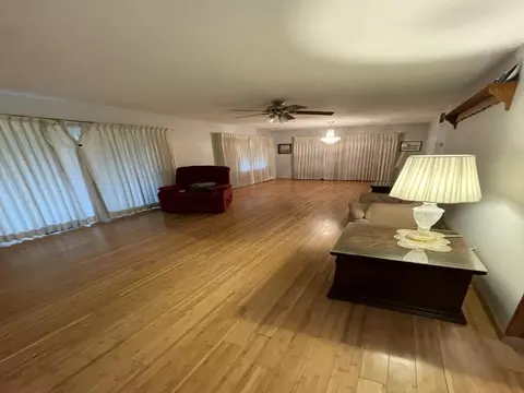 757 Towne Dr, Freeport, IL 61032 photo 5
