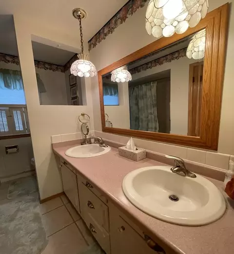 757 Towne Dr, Freeport, IL 61032 photo 14