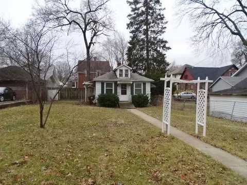 15 E Pershing, Freeport, IL 61032 photo 10