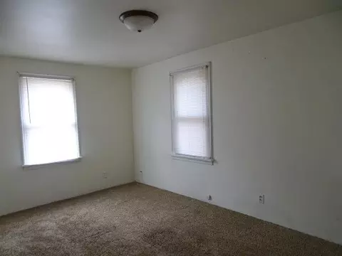 15 E Pershing, Freeport, IL 61032 photo 7