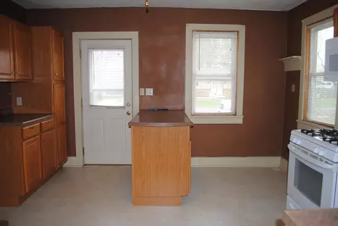 209 E 1st St, Leaf River, IL 61047 photo 9
