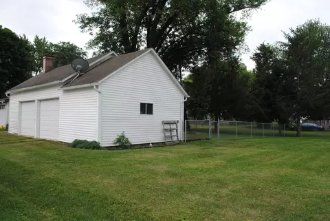 209 E 1st St, Leaf River, IL 61047 photo 36