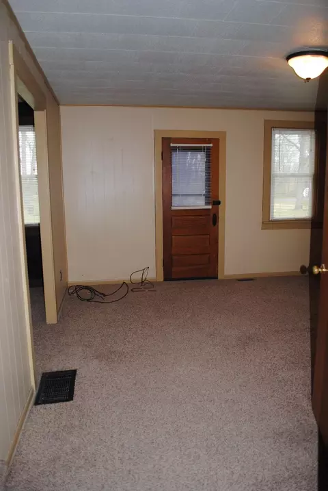 209 E 1st St, Leaf River, IL 61047 photo 12