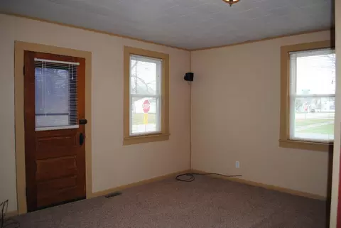 209 E 1st St, Leaf River, IL 61047 photo 11