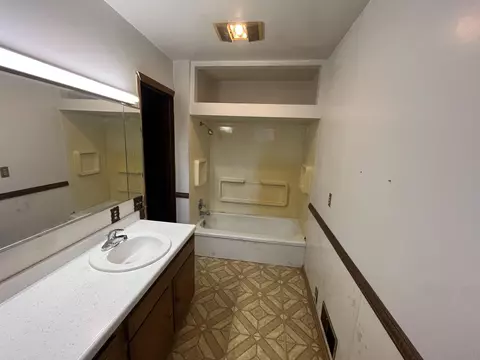 213 Walnut St, Cherry Valley, IL 61016 photo 12