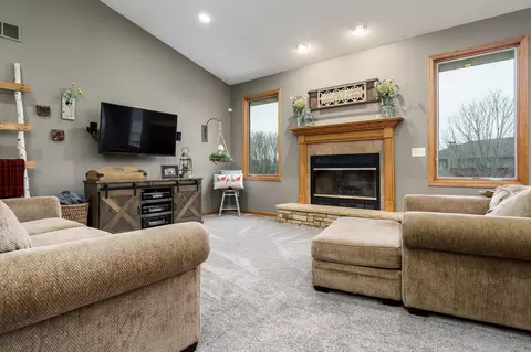 12451 Whispering Winds Dr, Roscoe, IL 61073 photo 8