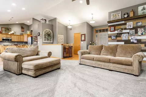 12451 Whispering Winds Dr, Roscoe, IL 61073 photo 10
