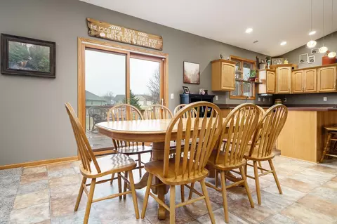 12451 Whispering Winds Dr, Roscoe, IL 61073 photo 12