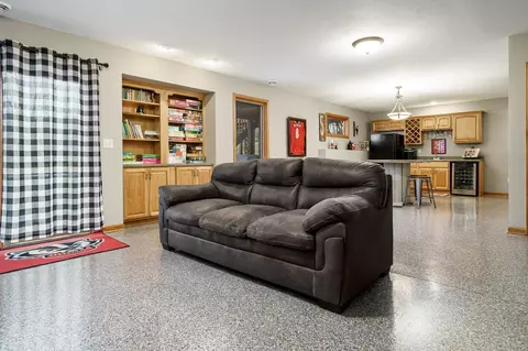 12451 Whispering Winds Dr, Roscoe, IL 61073 photo 34