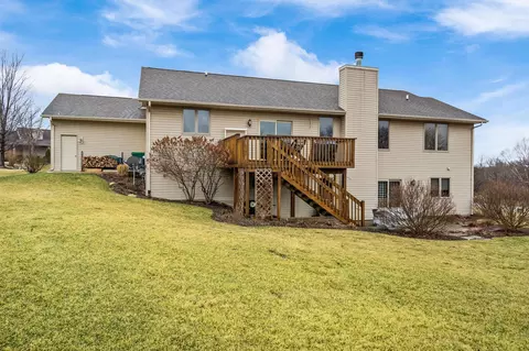 12451 Whispering Winds Dr, Roscoe, IL 61073 photo 42