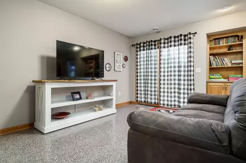 12451 Whispering Winds Dr, Roscoe, IL 61073 photo 33