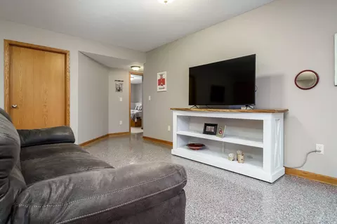 12451 Whispering Winds Dr, Roscoe, IL 61073 photo 32