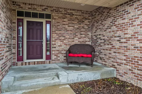 12451 Whispering Winds Dr, Roscoe, IL 61073 photo 5