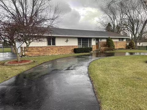 12245 Tresemer Rd, Roscoe, IL 61073 photo 1